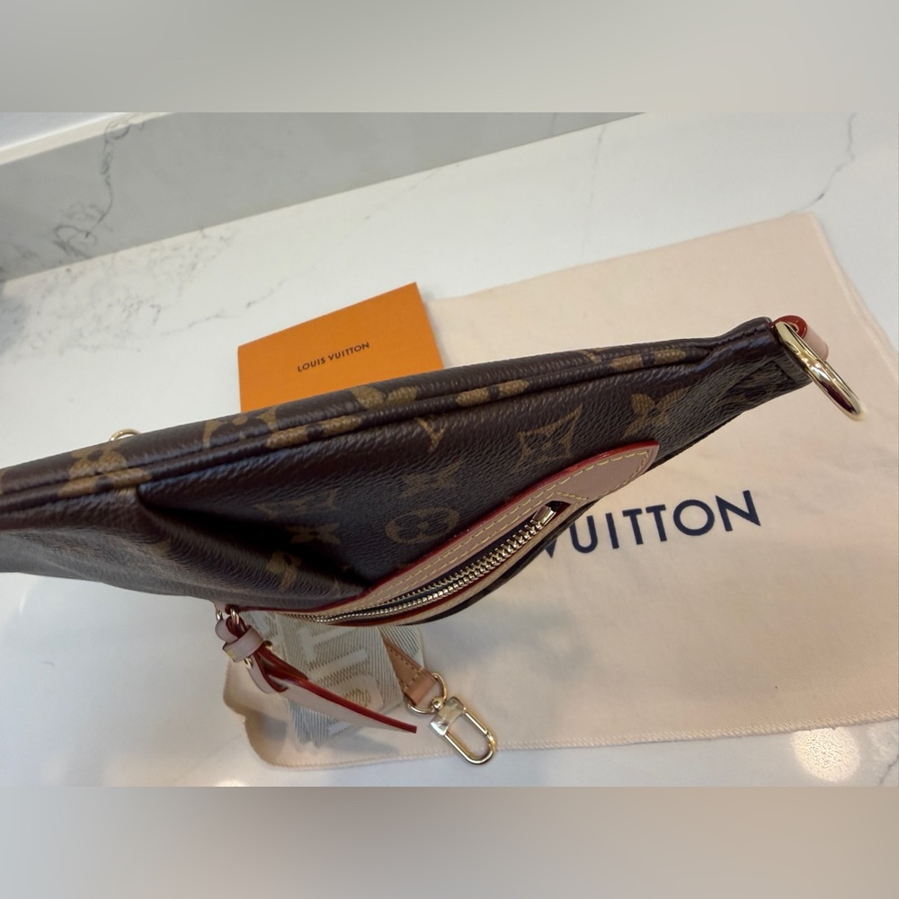 ❌SOLD OUT❌ Louis Vuitton Highrise Bumbag - Picture 11 of 13
